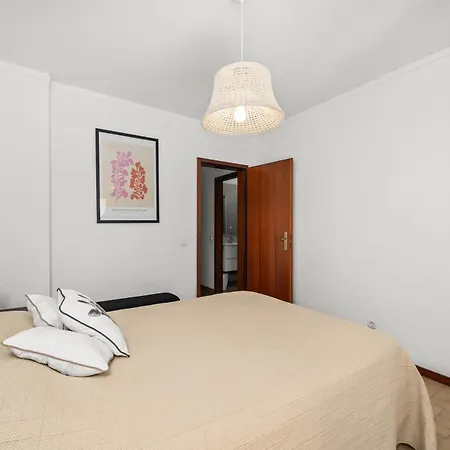 Апартаменти Rocha Beachside *